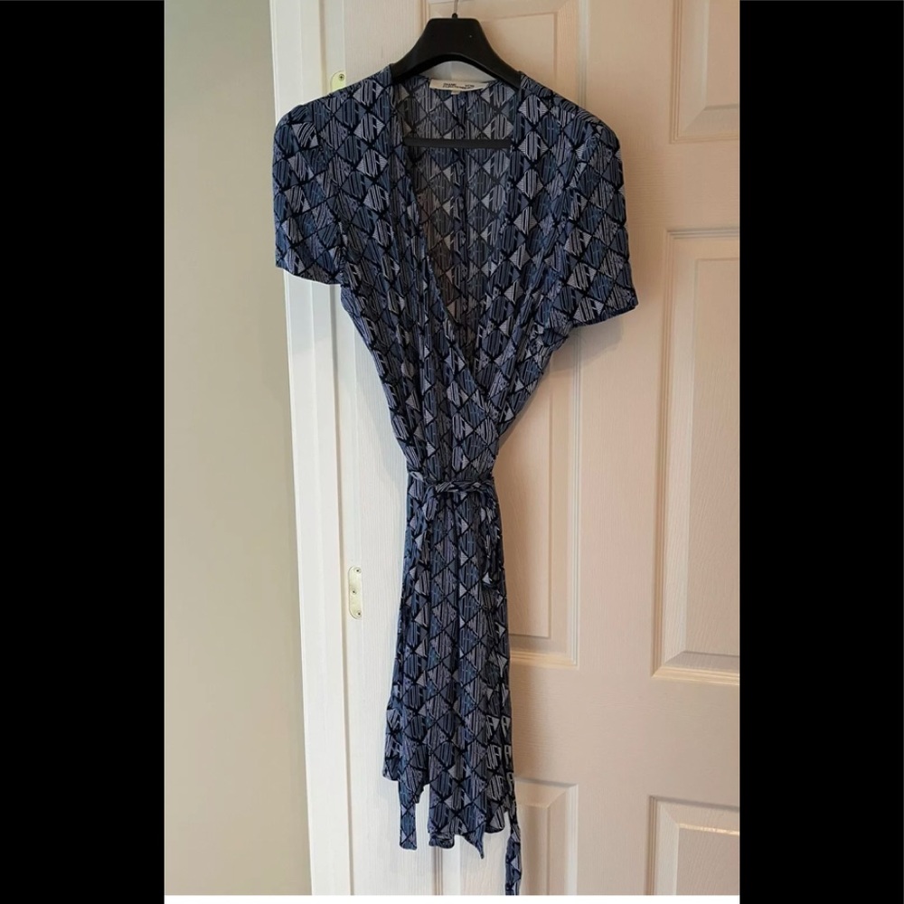 DVF Savilla Crepe Mini Wrap dress size L New without tag